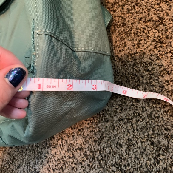 Fjallraven Kanken classic backpack in soft green - Picture 7 of 7